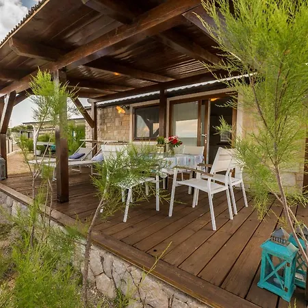 Village de vacances Mobile Homes Krk 3*