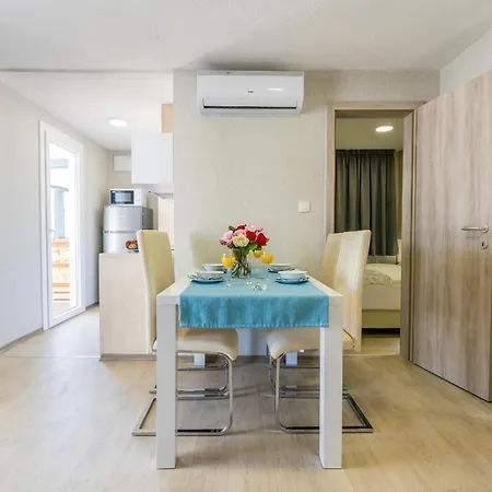 Mobile Homes Krk Kompleks wypoczynkowy 3*